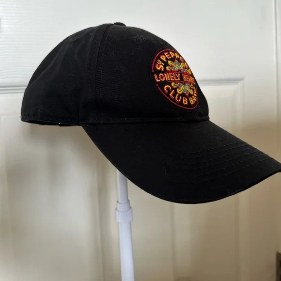 NWOT The Beatles Sgt Pepper’s Lonely Hearts Club Band Baseball Cap Hat Beatles - Picture 2 of 5